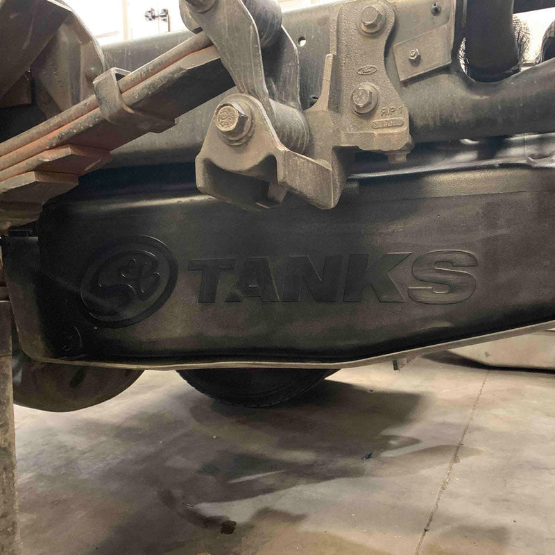 S&B フォード Powerstroke 7.3L/6.0L/6.4L キャブシャーシ 40ガロン高容量燃料タンク (アクスル後方)