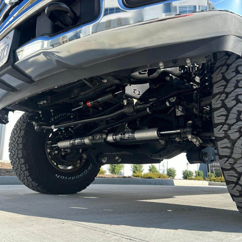 S&B デュアルステアリングスタビライザーマウント フォード F-250/F-350 Super Duty 4x4 2005年以降