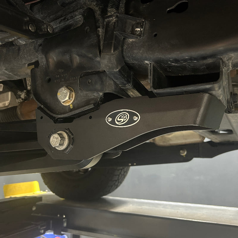 S&B ラジアスアームドロップ フォード Super Duty F250/F350/F450/F550 2.5インチリフト 2023年以降