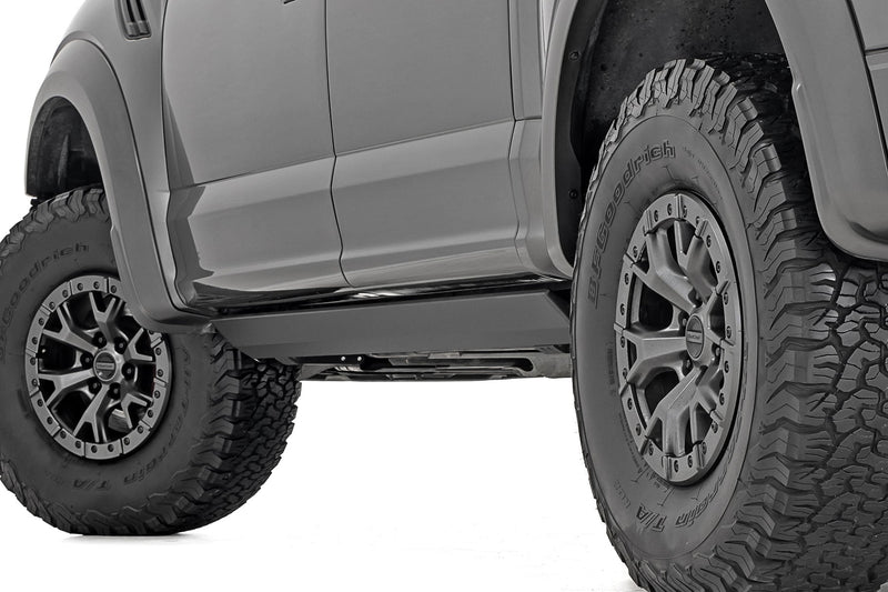 ラフカントリー パワーランニングボード フォード F-150/Lightning/F-250/F-350/Raptor (2015-2026)