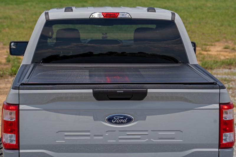 ラフカントリー ハードロールアップベッドカバー 5'7" ベッド フォード F-150 (2015-2026)/F-150 Lightning (2022-2026)