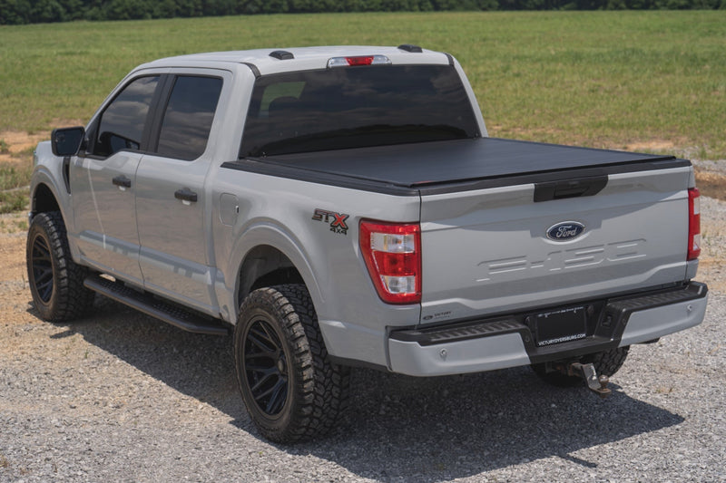 ラフカントリー ハードロールアップベッドカバー 5'7" ベッド フォード F-150 (2015-2026)/F-150 Lightning (2022-2026)