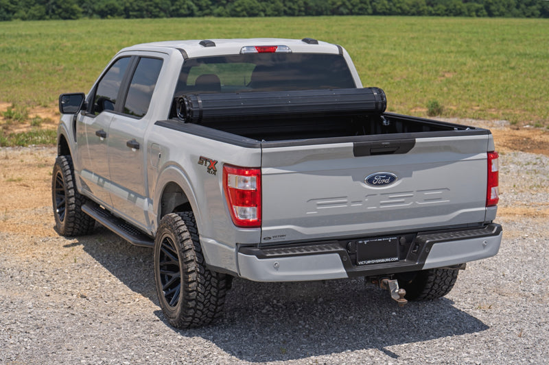 ラフカントリー ハードロールアップベッドカバー 5'7" ベッド フォード F-150 (2015-2026)/F-150 Lightning (2022-2026)