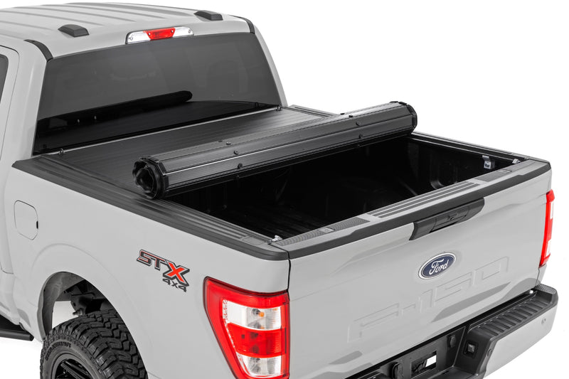 ラフカントリー ハードロールアップベッドカバー 5'7" ベッド フォード F-150 (2015-2026)/F-150 Lightning (2022-2026)