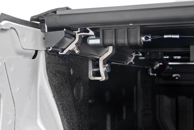 ラフカントリー ハードロープロファイルベッドカバー | シボレー シルバラード 1500 / GMC シエラ 1500 (2019-2026)
