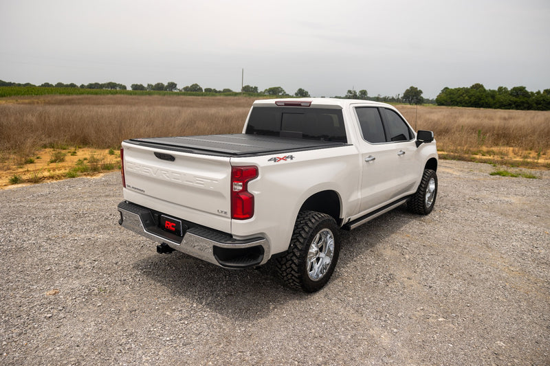 ラフカントリー ハードロープロファイルベッドカバー | シボレー シルバラード 1500 / GMC シエラ 1500 (2019-2026)