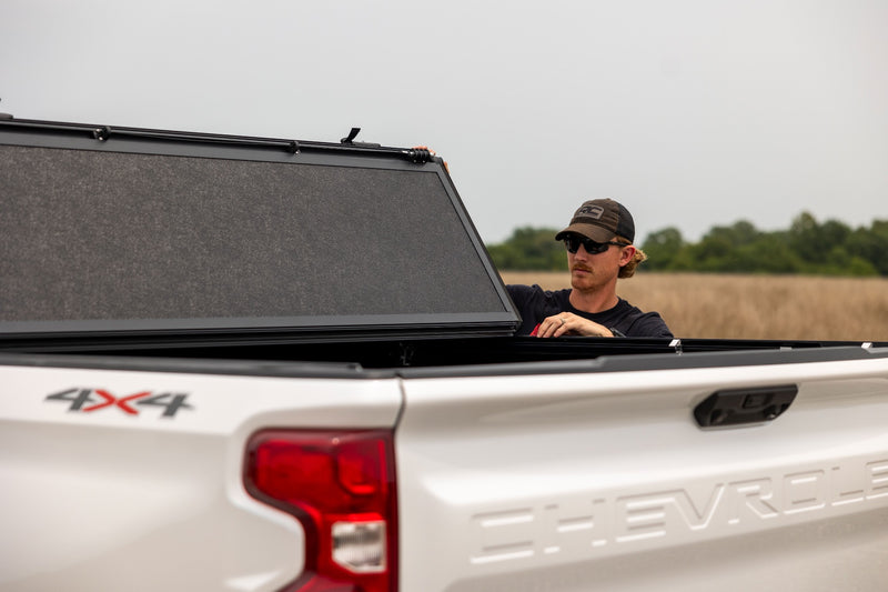 ラフカントリー ハードロープロファイルベッドカバー | シボレー シルバラード 1500 / GMC シエラ 1500 (2019-2026)