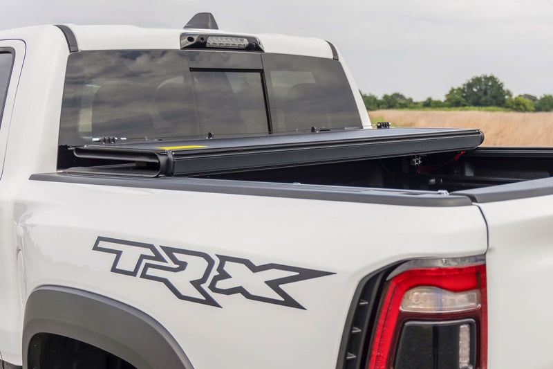ラフカントリー ハードロープロファイルベッドカバー | ラム 1500 (2019-2026) / 1500 TRX (2021-2024)
