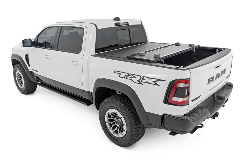 ラフカントリー ハードロープロファイルベッドカバー | ラム 1500 (2019-2026) / 1500 TRX (2021-2024)