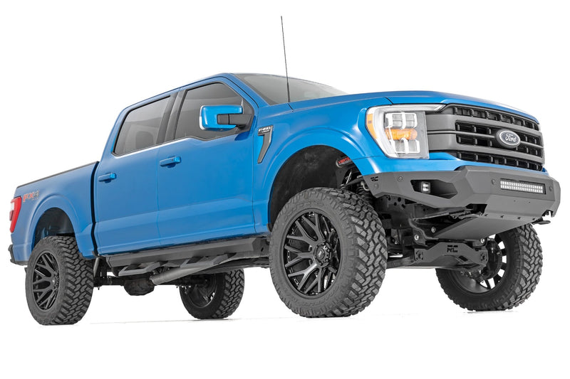 ラフカントリー ハイクリアランスフロントバンパー LEDライト&スキッドプレート付き | フォード F-150 (2021-2023)