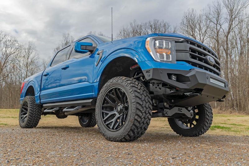 ラフカントリー ハイクリアランスフロントバンパー LEDライト&スキッドプレート付き | フォード F-150 (2021-2023)