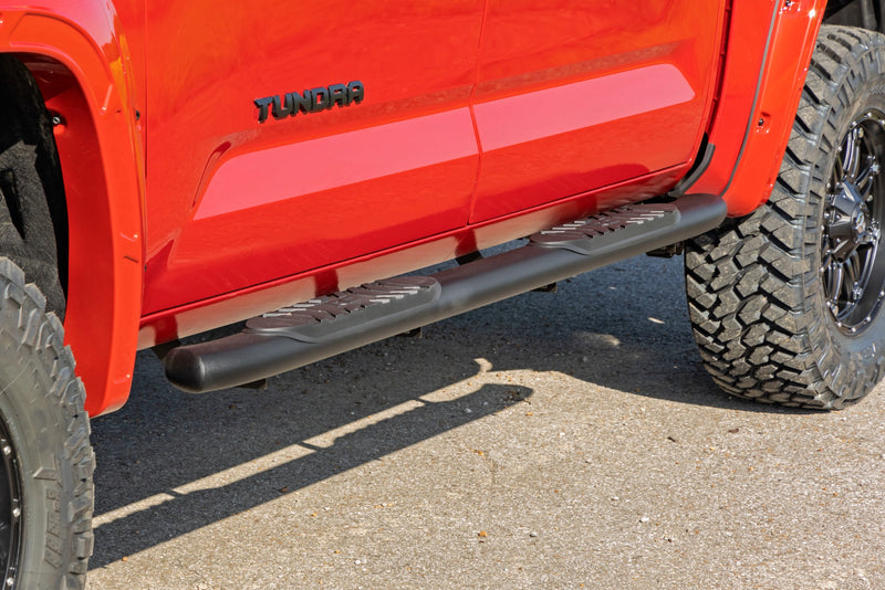 ラフカントリー オーバルナーフステップ クルーキャブ ブラック | トヨタ Tundra 2WD/4WD 2022-2026
