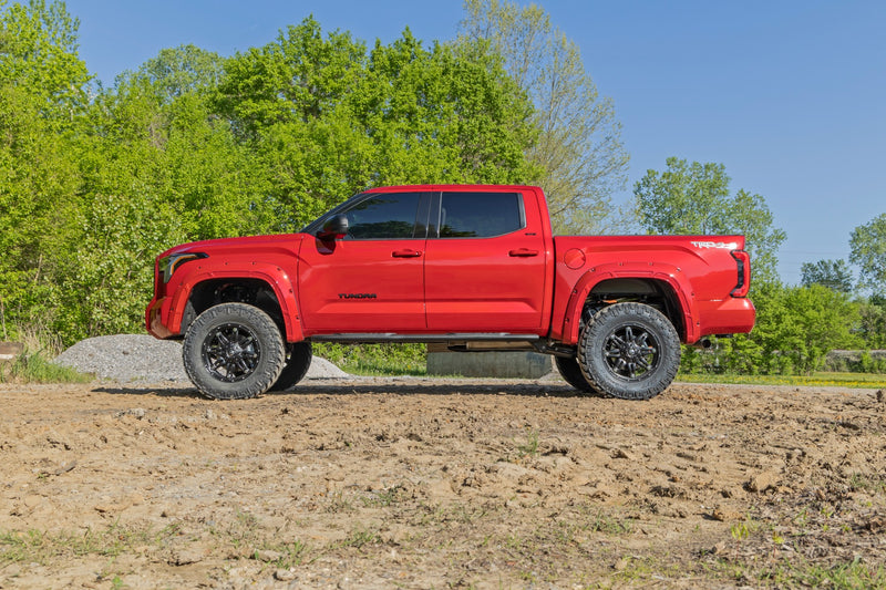 ラフカントリー オーバルナーフステップ クルーキャブ ブラック | トヨタ Tundra 2WD/4WD 2022-2026
