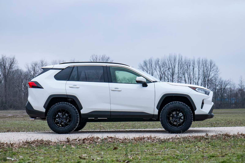 ラフカントリー 2.5インチ リフトアップキット トヨタ RAV4 2WD/4WD (2019-2023)