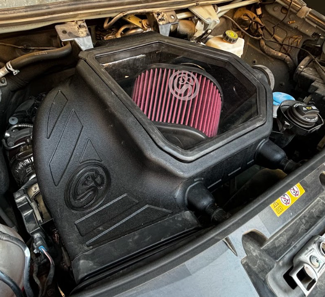 S&B メルセデス・ベンツ スプリンター 2.0L ディーゼル コールドエアインテーク (ドライエクステンダブル) 2023-2026