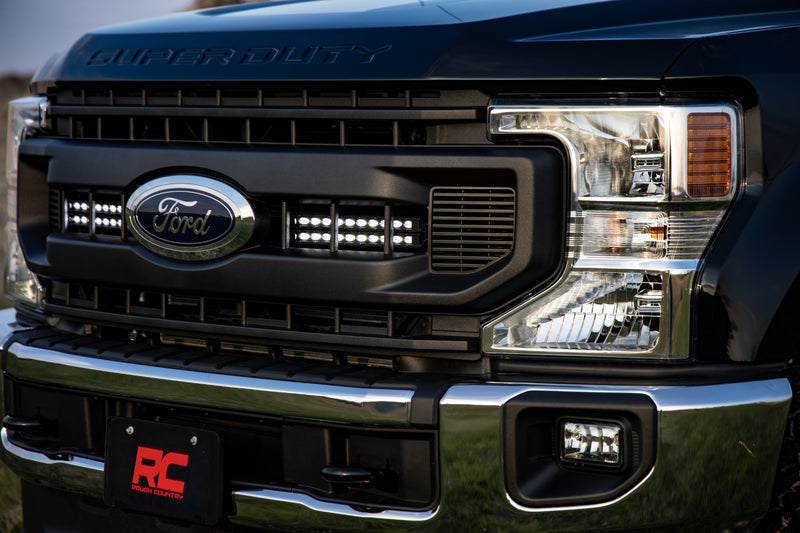 ラフカントリー 10インチ Slimline グリルマウント LEDライトキット ブラック | フォード F-250 Super Duty (2020-2022)