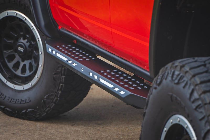 ラフカントリー AC2 ランニングボード アンバー/ホワイト 4ドア フォード Bronco 4WD (2021-2026)