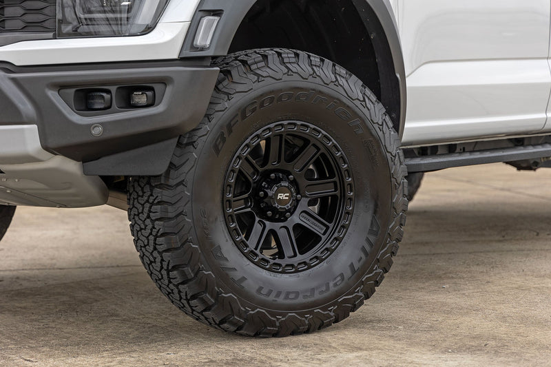 ラフカントリー 84 Series ホイール 1ピース グロスブラック 15x8 / 5x5.5 / -19mm