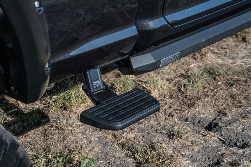 AMP Research トヨタ Tundra 2022-2026 BedStep2 ブラック