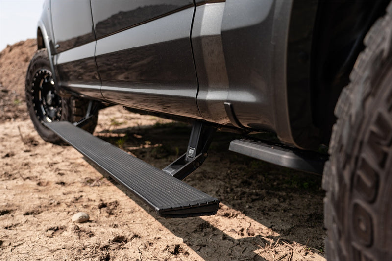 AMP Research PowerStep Xtreme 電動サイドステップ ブラック ジープ グラジエーター 2020