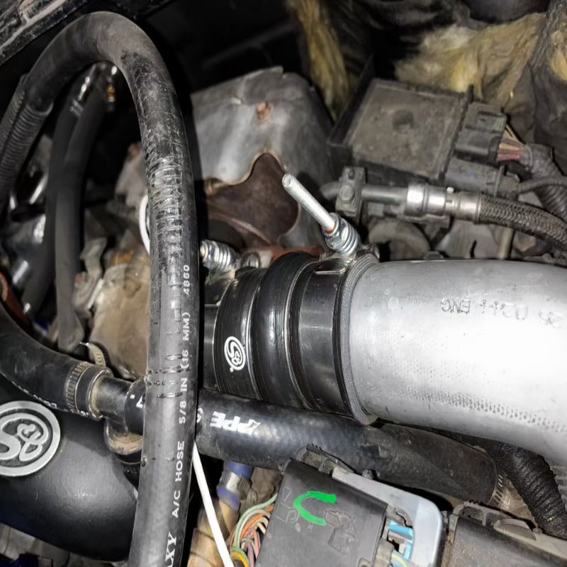 S&B デュラマックス 6.6L (LLY) ホット&コールドサイドブートキット 2004.5-2005