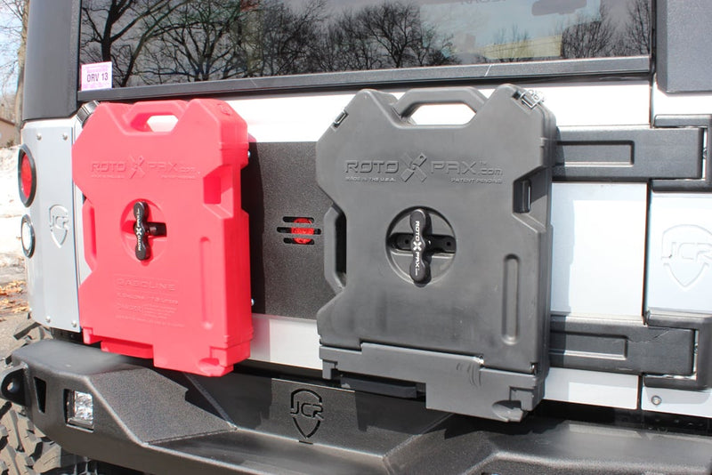 JCR オフロード Trailgate Plate ガスカンホルダー (ジープ ラングラー JK)