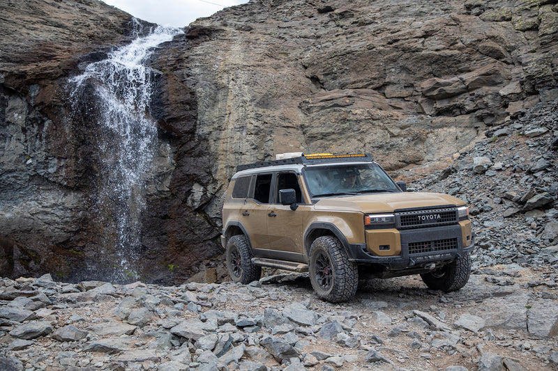 ビクトリー4x4 Blitz アルミニウムフロントバンパー トヨタ Land Cruiser 250 Series 2024+