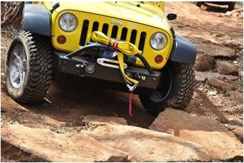 Rock Hard 4x4 Patriot Series グリル幅スタビーフロントバンパー アルミ製 ジープ ラングラー JK 2007-2018