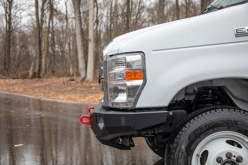 ビクトリー4x4 Evolution Series フロントバンパー フォード E-350 2008年以降