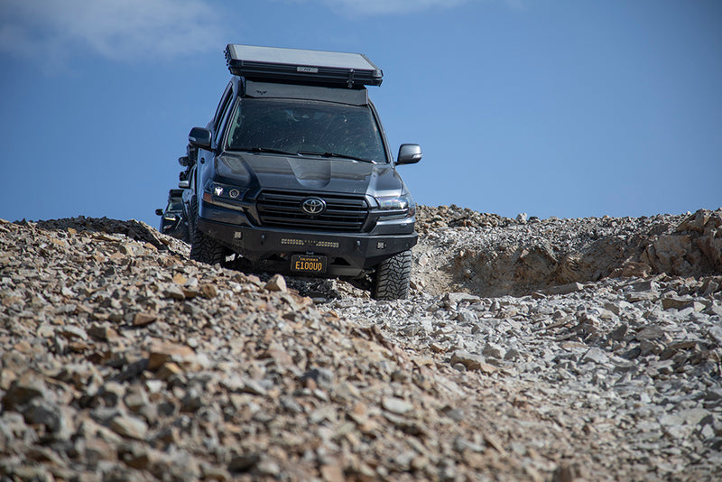 ビクトリー4x4 Strike Land Cruiser 200系 フロントウインチバンパー (2013-2021)