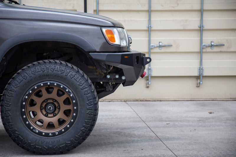 ビクトリー4x4 Strike トヨタ 4Runner フロントウインチバンパー (3rd Gen 1996-2002)