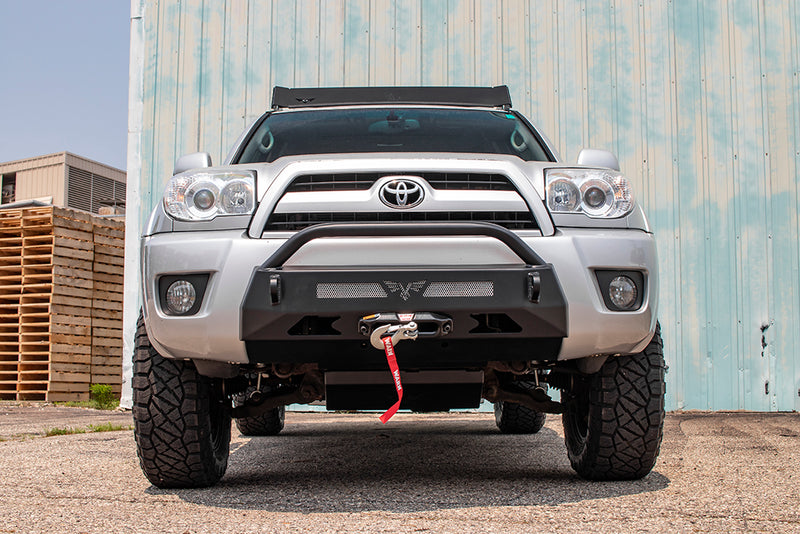 ビクトリー4x4 トヨタ 4Runner Blitz フロントウインチバンパー (2003-2026)