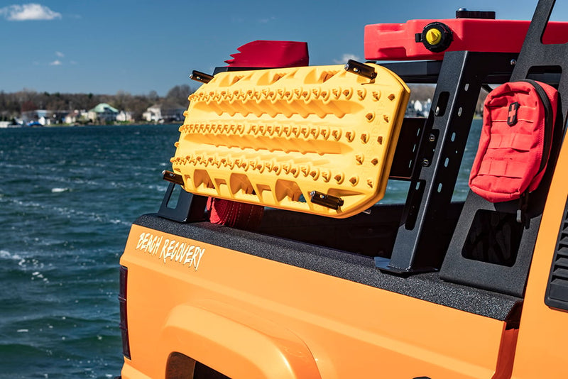 ビクトリー4x4 ユニバーサル荷台ラック用トラクションボードマウント