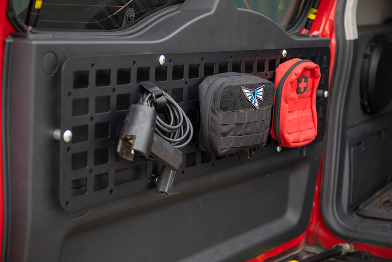 ビクトリー4x4 トヨタ FJ Cruiser / 4Runner ハッチ MOLLEパネル