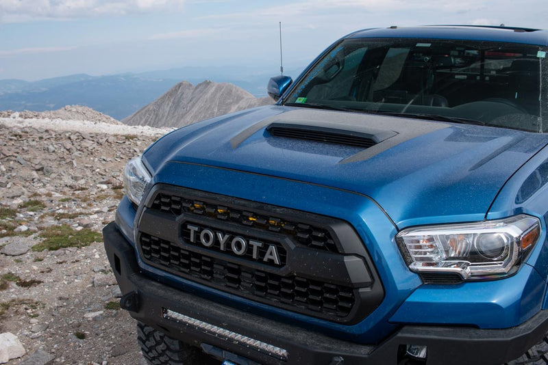 ビクトリー4x4 トヨタ タコマ フードアンテナマウント ベア (無塗装)
