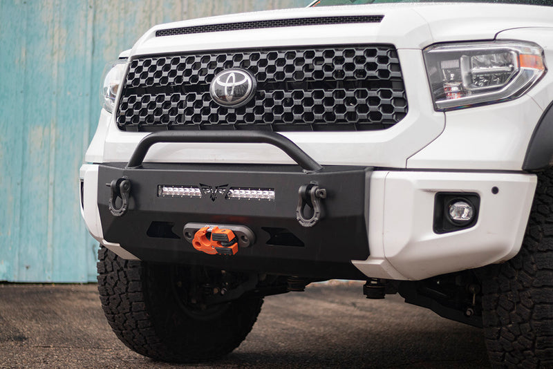 ビクトリー4x4 トヨタ Tundra Blitz フロントウインチバンパー 2007-2026