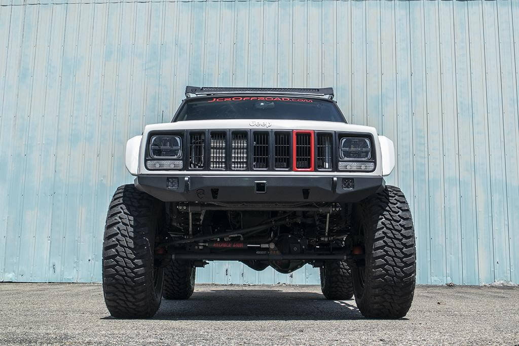 フロントバンパー クルセイダー FRONT BUMPER CRUSADER CHEROKEE XJ