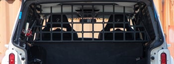 JCR オフロード XJ ペットディバイダー (Jeep チェロキー 1984-2001)