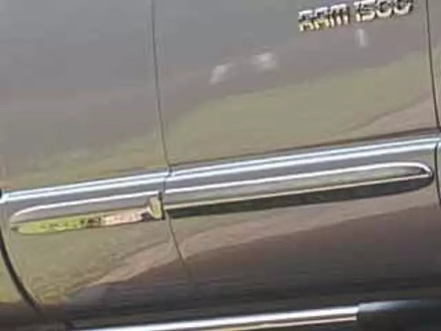 モパー 純正モールディング — ダッジ/ラム Dakota・Ram 1500/2500/3500 2002-2011