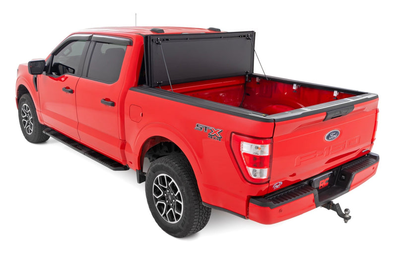 ラフカントリー ハードトライフォールド フリップアップ トノーカバー | フォード F-150 2WD/4WD 2015-2020
