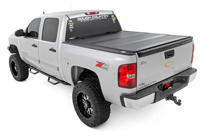 ラフカントリー ハードトライフォールド フリップアップ トノーカバー | シボレー/GMC 1500 (2007-2013)