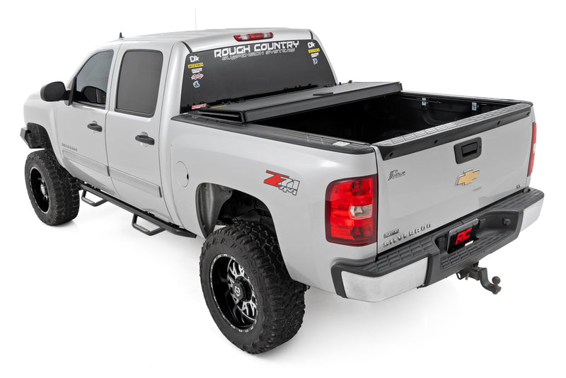 ラフカントリー ハードトライフォールド フリップアップ トノーカバー | シボレー/GMC 1500 (2007-2013)