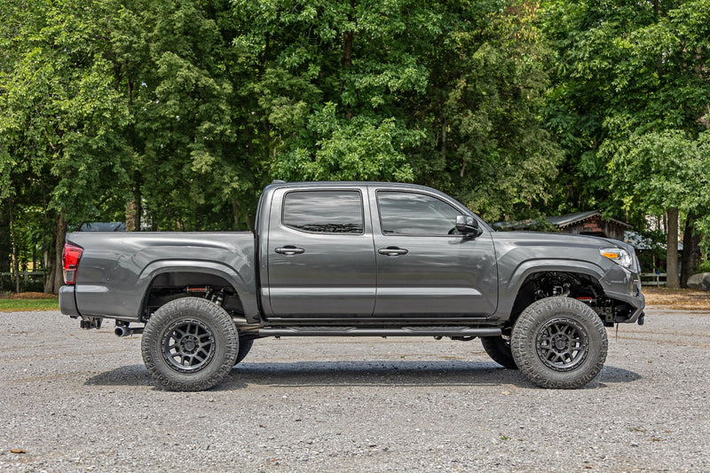 ラフカントリー オーバルナーフステップ ダブルキャブ ブラック トヨタ タコマ 2WD/4WD 2005-2023