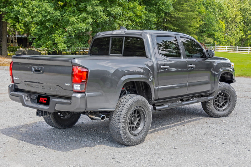 ラフカントリー オーバルナーフステップ ダブルキャブ ブラック トヨタ タコマ 2WD/4WD 2005-2023