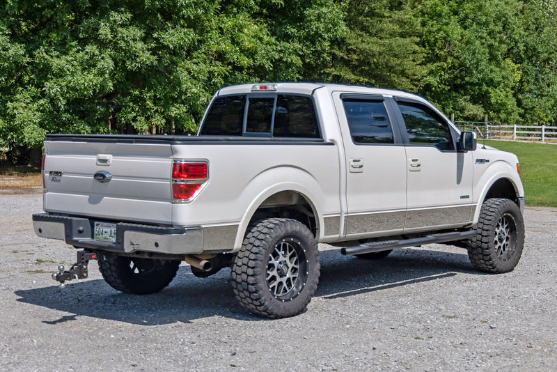 ラフカントリー オーバルナーフステップ クルーキャブ ブラック フォード F-150 2WD/4WD 2009-2014