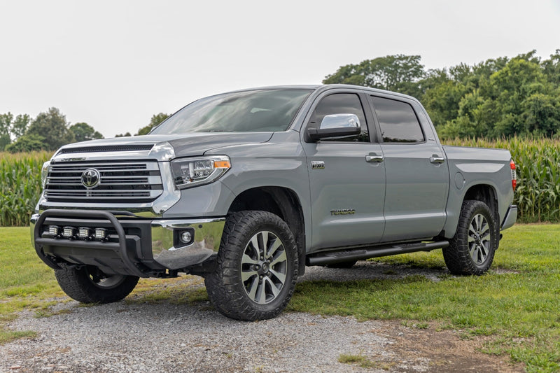 ラフカントリー オーバル ナーフステップバー クルーキャブ用 ブラック トヨタ Tundra 2WD/4WD (2007-2021)