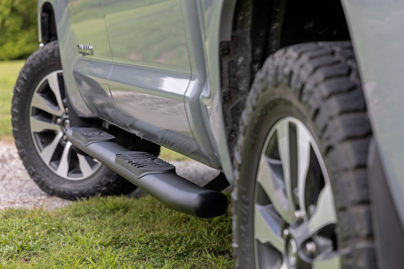 ラフカントリー オーバル ナーフステップバー クルーキャブ用 ブラック トヨタ Tundra 2WD/4WD (2007-2021)