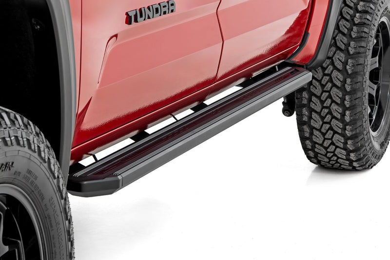 ラフカントリー マルチカラーLEDランニングボード クルーマックス トヨタ Tundra 2WD/4WD 2022-2026
