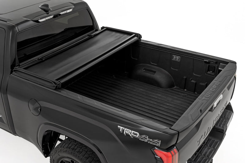 ラフカントリー ソフトトライフォールドトノーカバー | トヨタ Tundra 2WD/4WD 2022-2026