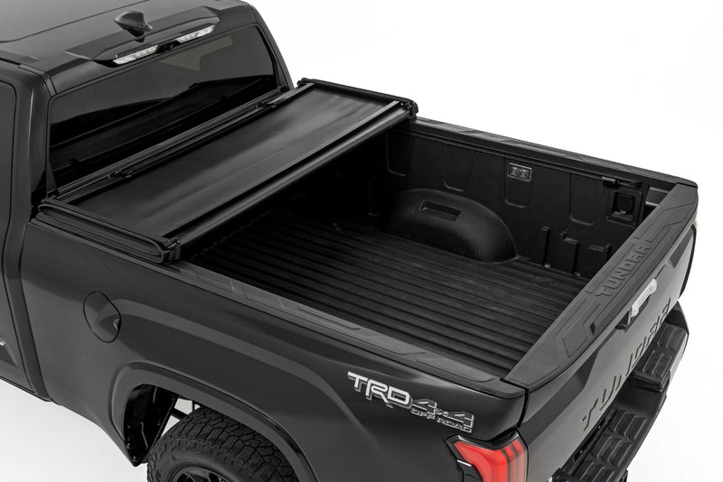 ラフカントリー ソフトトライフォールドトノーカバー | トヨタ Tundra 2WD/4WD 2022-2026